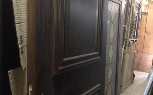Solids door