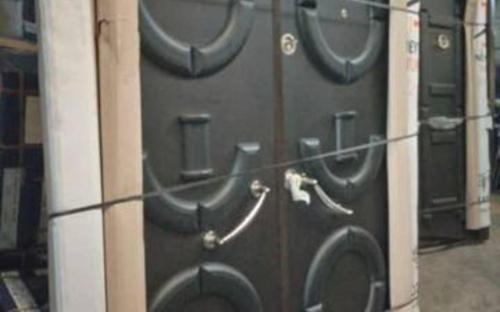Turkey amour door